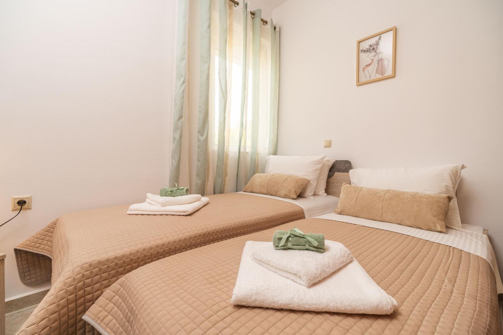Apartment Ampelos *